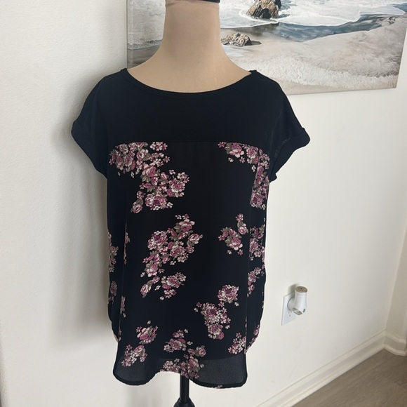 Rewind Black and Pink Graphic Cap Sleeve Blouse - Picture 2 of 7